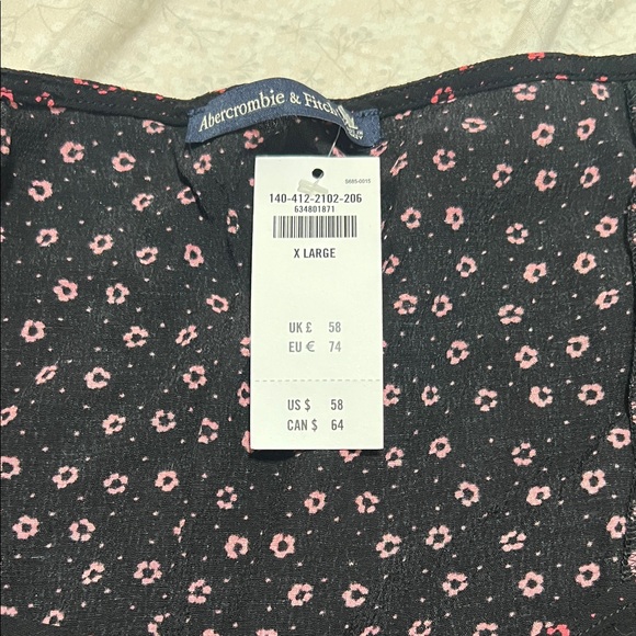 Abercrombie & Fitch Black and Red Floral Blouse - Picture 5 of 5